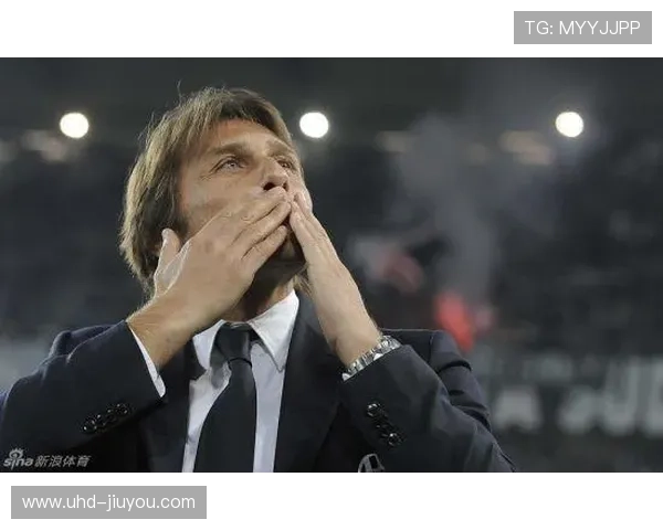 马赛球迷抗议球队表现,看台标语呼吁管理层改变 马赛球迷抗议球队表现,看台标语呼吁管理层改变