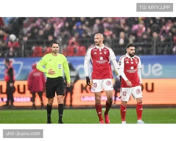 马赛2-2战平斯特拉斯堡，格林伍德挑射破门助球队扳平比分